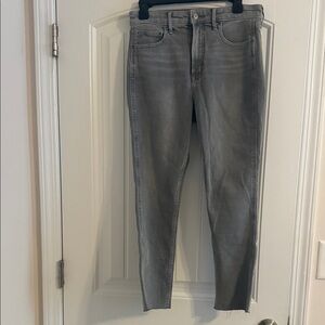 GAP Women's Fresh Cut  Skinny Jeans in Gray.